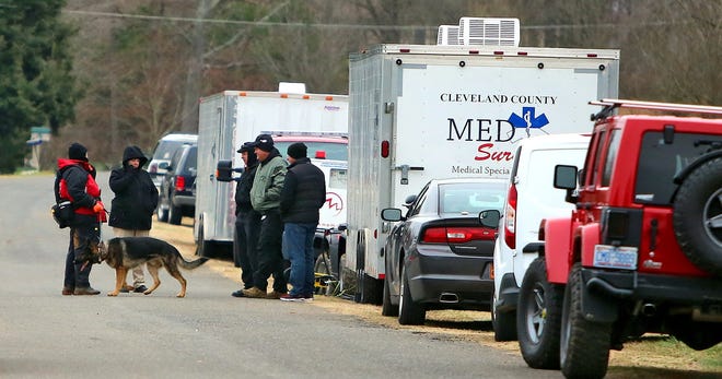 Search and rescue crews work along Dyer Drive in Shelby on Wednesday. Sandy Canipe, 48, of 112 Dyer Drive, was last seen on Jan. 16. Brittany Randolph/The Star