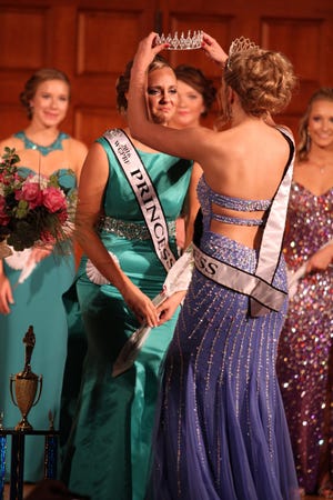 Sydney Killey, 17, of Berwick is crowned Prime Beef Festival Princess by 2015 Princess Leighton Huston during Saturday's pageant in Monmouth. Ruth Kenney/GateHouse Media Illinois