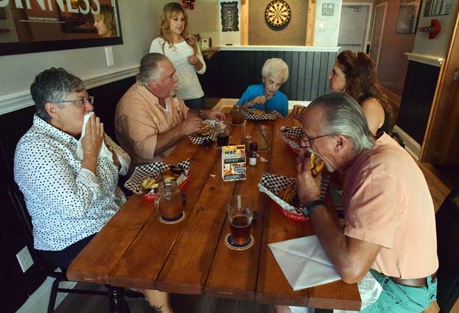 Valerie and Bryan Byrd, left, visiting from St. John’s Fla., joined New Bern friend Geri Fiedler and family members Cyndi Byrd and Allen Byrd for lunch Thursday at the Bern Bar & Grill.