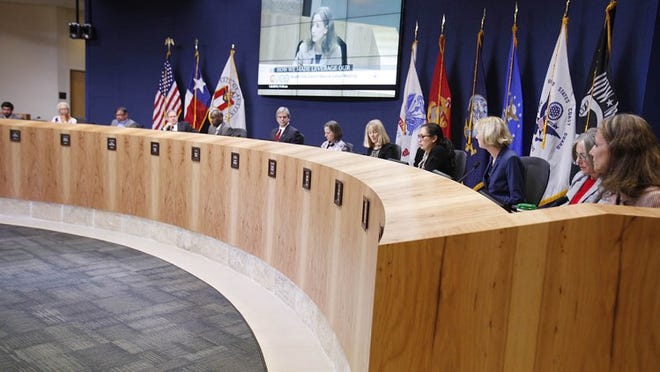 The entire Austin City Council, shown during a January session, sits on the oversight committee for Austin Energy. (STEPHEN SPILLMAN / FOR THE AMERICAN-STATESMAN)