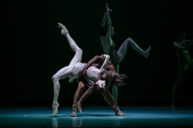 The San Francisco-based Alonzo King LINES Ballet will present its first Gainesville performance in 15 years tonight at the Phillips Center, starting at 7:30 p.m.