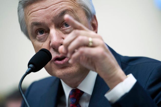 Wells Fargo CEO John Stumpf testifies on Capitol Hill in Washington, Thursday, before the House Financial Services Committee investigating Wells Fargo's opening of unauthorized customer accounts. (AP Photo/Cliff Owen)