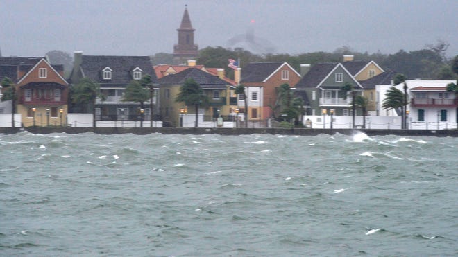 PETER.WILLOTT@STAUGUSTINE.COM Rain and winds from Hurricane Matthew batter St. Augustine’s bayfront early morning on Friday, October 07, 2016.