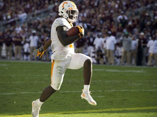 Tennessee running back Alvin Kamara (6) scores a touchdown against Texas A&M on Saturday, October 8, 2016. Tennessee loses to Texas A&M, 38-45.