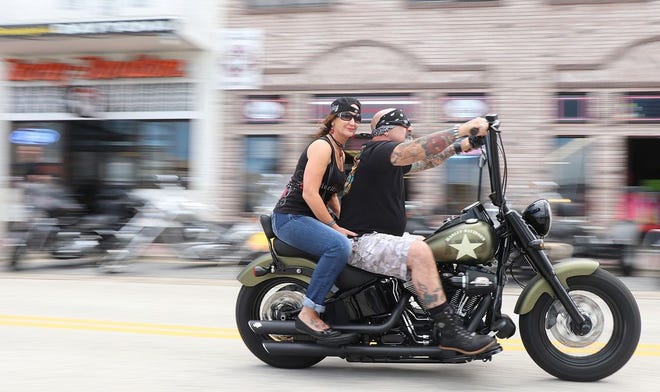 Scenes from Main Street in Daytona Beach as bikers arrive in town for Biketoberfest 2016 Wednesday October 12, 2016. News-Journal/JIM TILLER