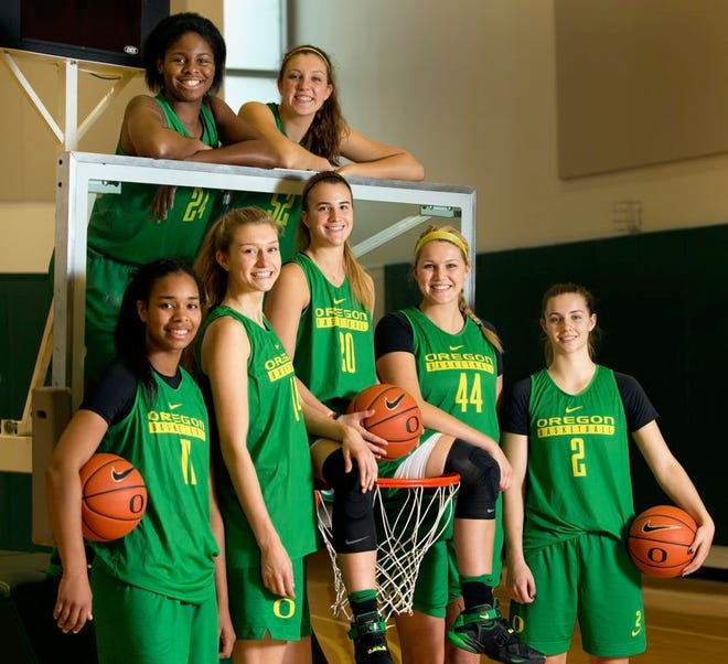 Oregon's Magnificent 7 freshman class (from left) Jayde Woods, Lydia Giomi, Ruthy Hebard, Sabrina Ionescu, Sierra Campisano, Mallory McGwire and Morgan Yaeger. (Andy Nelson/The Register-Guard)