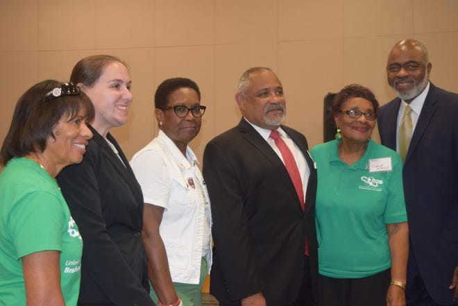 From left to right, Joyce Locklear, Gina Messenger, Doris Johnson, Ed Viltz, Gwen Atkins and Dr. Lawrence Miller attend a candidate forum hosted by the Bradenton/Sarasota Chapter of the Links. Messenger and Viltz are running for the District 1 seat on the Manatee County School Board. 

HERALD-TRIBUNE STAFF PHOTO / YADIRA LOPEZ