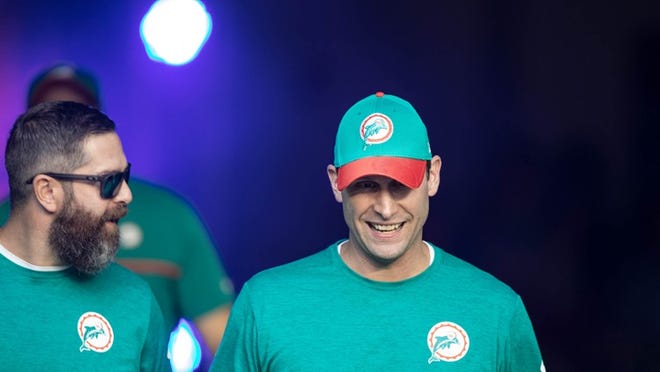 Miami Dolphins head coach Adam Gase (right) at Hard Rock Stadium in Miami Gardens, Florida on October 23, 2016. (Allen Eyestone / The Palm Beach Post)