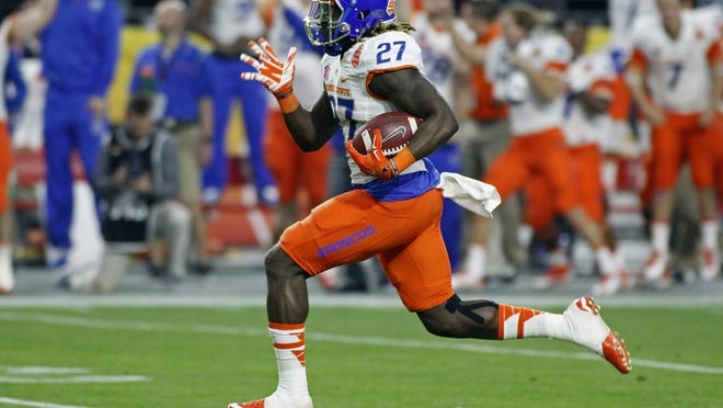 GLENDALE, AZ - DECEMBER 31: Running back Jay Ajayi #27 of the Boise State Broncos sprints for the endzone on a touchdown run against the Arizona Wildcats during the first quarter of the Vizio Fiesta Bowl at University of Phoenix Stadium on December 31, 2014 in Glendale, Arizona. (Photo by Ralph Freso/Getty Images)