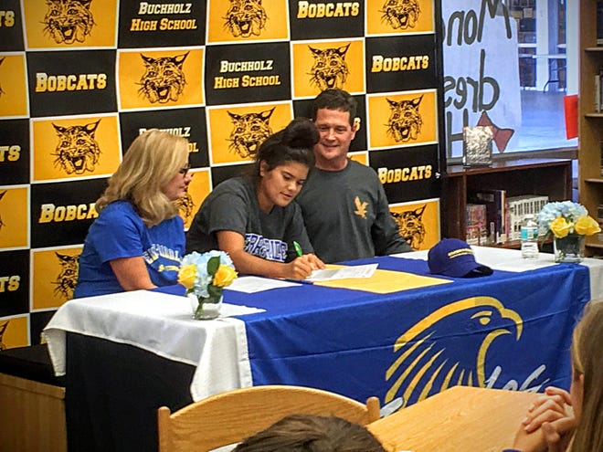 Buchholz lacrosse's Carson Toney signs a scholarship to Embry-Riddle Aeronautical University in Daytona Beach. Toney is Embry-Riddle's first signee in women's lacrosse. The sport, which starts up for men and women in 2017, begins competition in 2018.