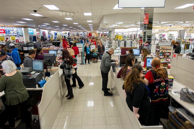 Photo by ED KELLER, CPP                     
Kohls opened at 6 p.m. Thursday for customers to start their Christmas shopping early.