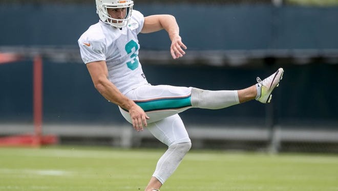 Miami Dolphins kicker Andrew Franks (3) at Dolphins training camp in Davie, Florida on August 6, 2016. (Allen Eyestone / The Palm Beach Post)