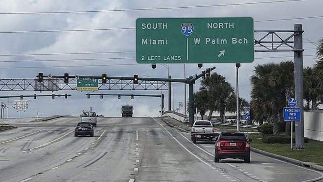 Southern Boulevard facing west toward the Interstate 95 interchange, which is slated for work within the next eight years. (Damon Higgins / The Palm Beach Post)