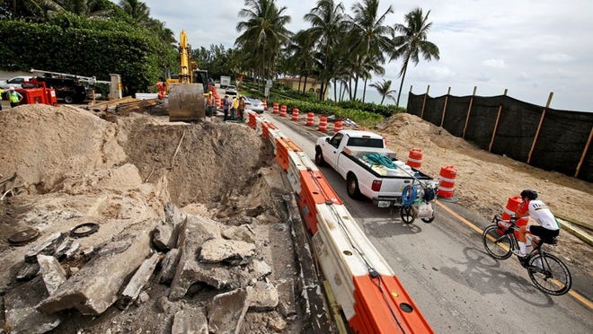 General contractor Hedrick Brothers Construction began work in August on a pedestrian tunnel under South Ocean Boulevard in Palm Beach. Traffic was restricted to one lane for several weeks. (Richard Graulich / Daily News)
