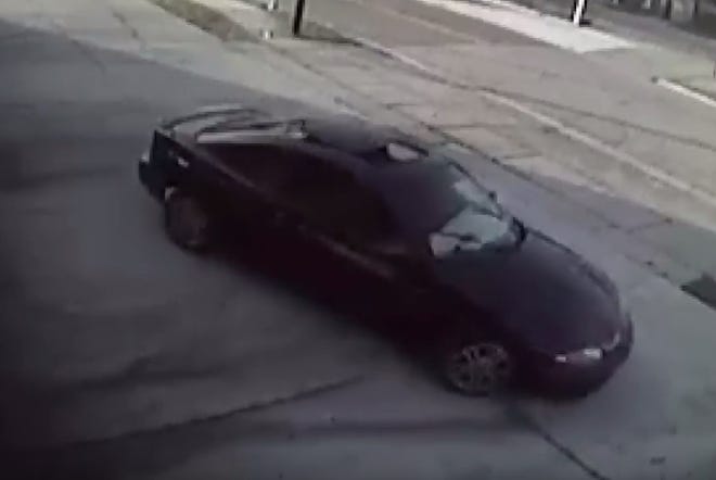 An image from video shows a car that detectives believe was involved in the drive-by shooting a teenage boy on Dec. 14, 2016 in Sarasota. (Provided by Sarasota Police Department)