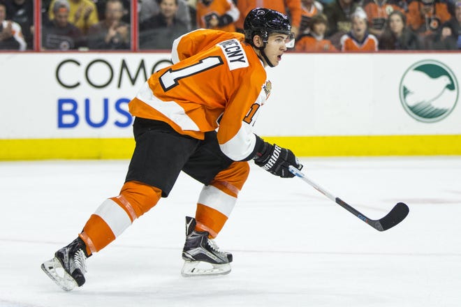 Travis Konecny snapped a 22-game scoring skid in the Flyers shootout loss to Anaheim on Sunday.
