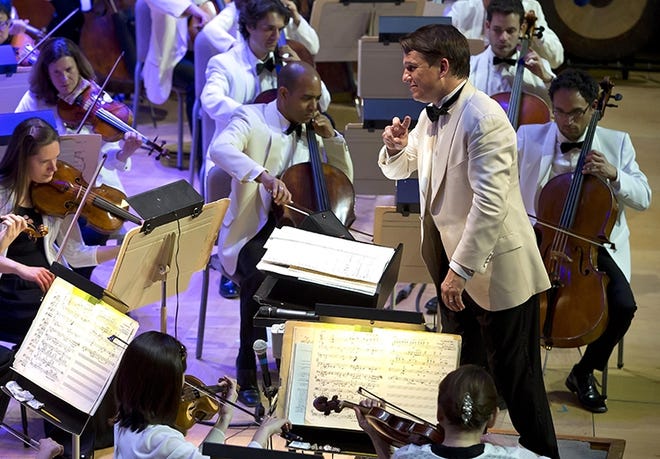 Keith Lockhart will lead the Boston Pops Esplanade Orchestra in “A British Invasion: The Boston Pops Plays The Beatles” Wednesday at the Van Wezel Performing Arts Hall. Photo provided by Van Wezel