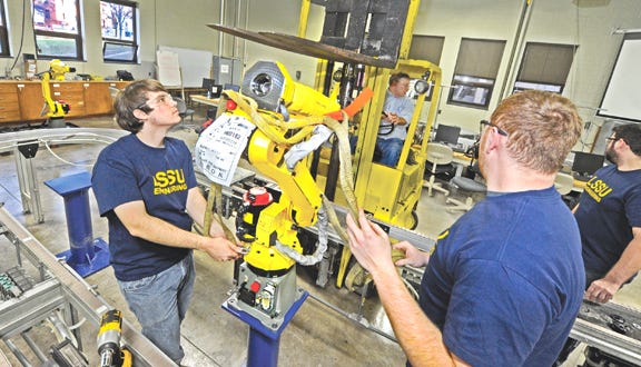 Lake Superior State University student engineers recently installed four new FANUC M10 robots, the latest line in LSSU’s automated systems laboratory in Sault Ste. Marie, Mich. An associate of science degree in pre-engineering granted through Bay can now be applied towards the first two years of an LSSU bachelor’s degree in electrical, mechanical, or computer engineering with optional concentrations in robotics and automation.