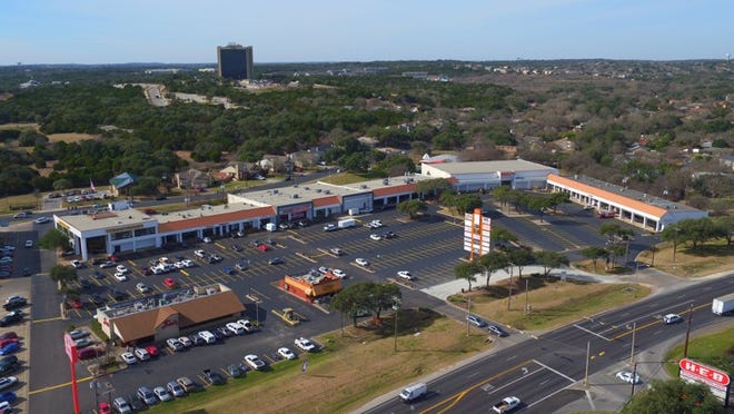 The recently remodeled Oak Hill Plaza has inked deals with several new tenants in recent months.
