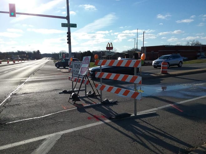 NICK VLAHOS/JOURNAL STAR

Barricades are in place to prevent southbound traffic from entering Big Hollow Road at War Memorial and Willow Knolls drives. A water-main break caused the closure Wednesday morning.