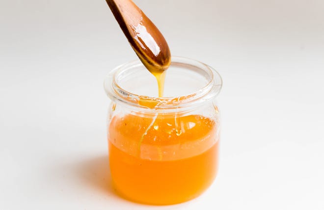 A great source of carbohydrates, honey provides a portable boost of energy during your workout. (Photo by Marco Verch (Own work) [CC BY-SA 2.0 (http://creativecommons.org/licenses/by-sa/2.0)], via Wikimedia Commons)