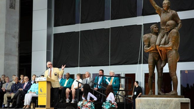013110 (Allen Eyestone/The Palm Beach Post) MIAMI GARDENS, FL.. Pro-Bowl at Sun Life Stadium..Former Dolphin coach Don Shula reacts to the unveiling of a statue of him at the new entrance to the Dolphin’s corporate headquarters at Sun Life Stadium. SCR 2596