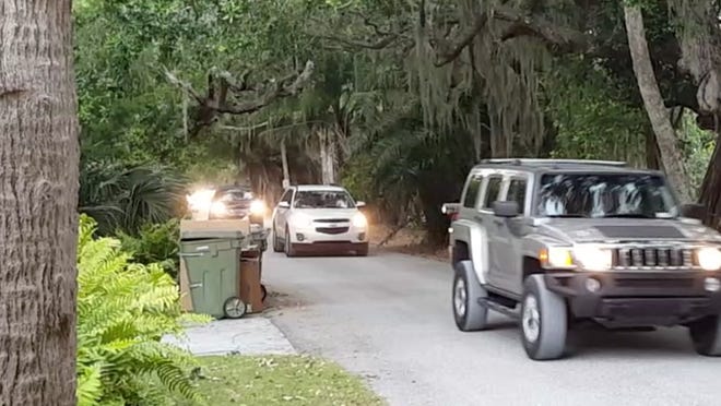 Ricky Perrone, who lives on Palmetto Avenue, took this picture of traffic during peak pick-up time at Bay Preserve park. [PHOTO PROVIDED BY RICKY PERRONE]