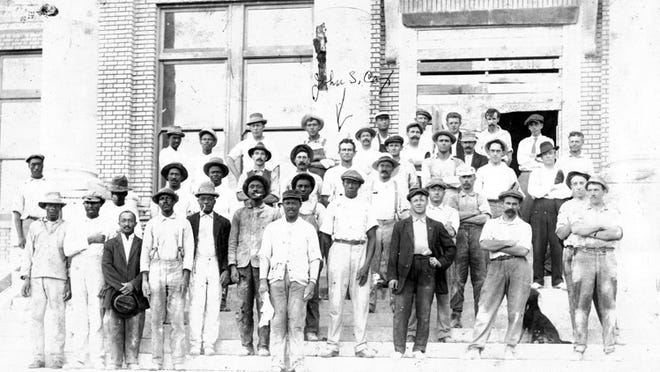 Construction crew at the 1916 Palm Beach County courthouse, circa 1917.