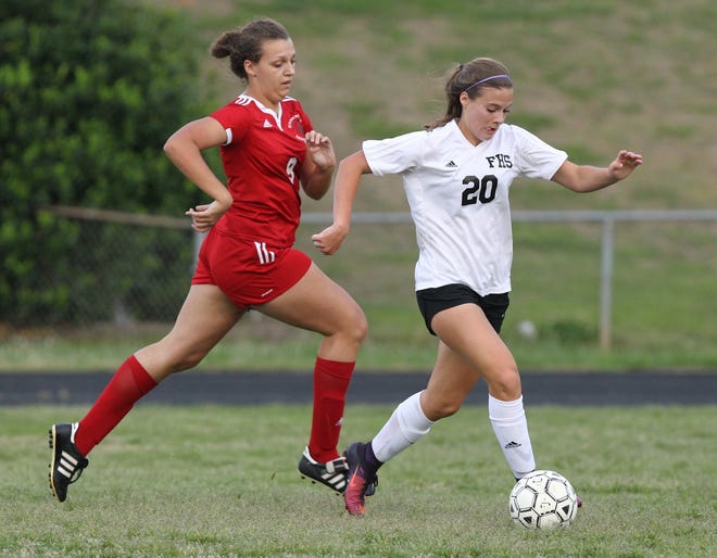 Forestview's Mallory Craig brings the ball up the field in Thursday night's conference matchup against South Point. The Jaguars defeated the Red Raiders 4-1 to improve to 11-0 in conferene play. (BRIAN MAYHEW / SPECIAL TO THE GAZETTE)