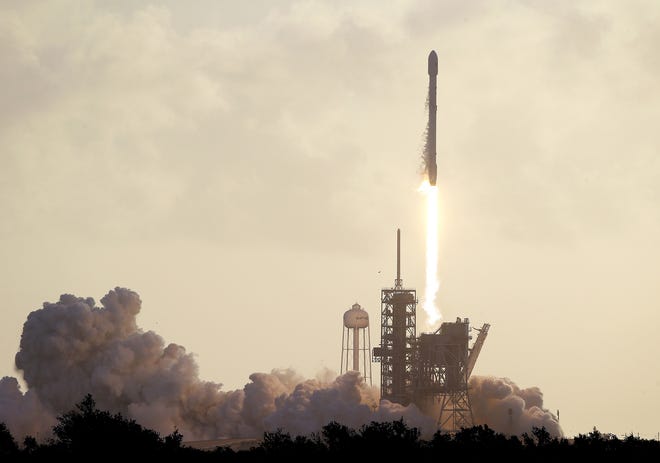 A Falcon 9 SpaceX rocket carrying a classified satellite for the National Reconnaissance Office lifts off from pad 39A at the Kennedy Space Center in Cape Canaveral, Fla., Monday, May 1, 2017. (AP Photo/John Raoux)