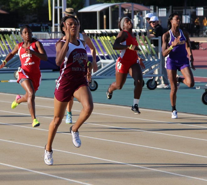 Lady Bulldog Ariel Bell claimed a first place finish in both the 100-meter and 200-meter events.