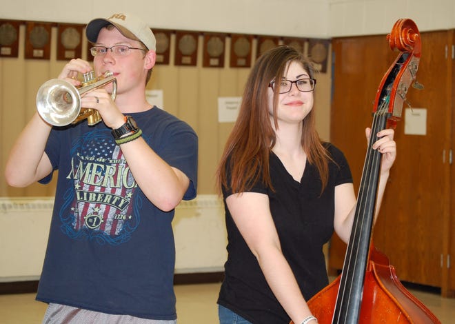 Music comes naturally for HHS students Jacke Roe and Chloe Deck. [NANCY HASTINGS PHOTO]