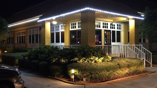 Bar Fusion Taphouse in Port St. Lucie offers tasty, affordable food for families and those who like to be surrounded by games and sports when they dine.
