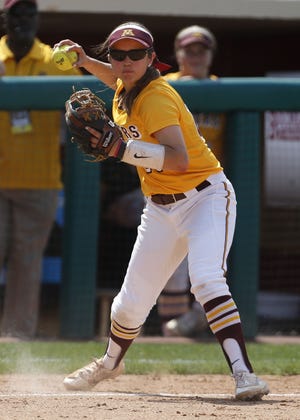 Minnesota third baseman Danielle Parlich throws to first after making a play on a ball hit along the third baseline during Minnesota's 11-3 opening win over Louisiana Tech in the NCAA Tuscaloosa Regional Friday at Rhoads Stadium. [Staff Photo/Gary Cosby Jr]