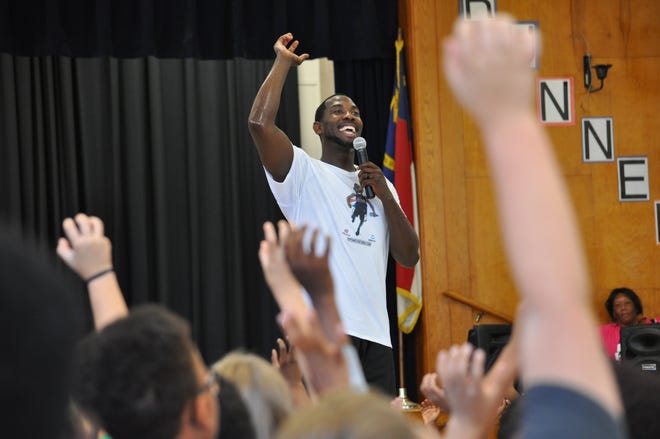 Alexander Wright Jr. speaks to students at Benjamin J. Martin Elementary on May 19, 2017. [Jaclyn Shambaugh/The Fayetteville Observer]