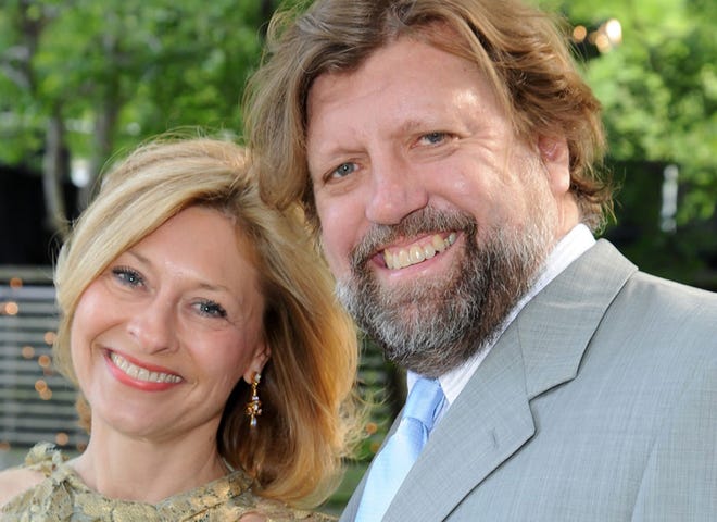 Former Trinity Rep artistic director Oskar Eustis, who now runs New York's Public Theater, with his wife, Laurie, in 2012.