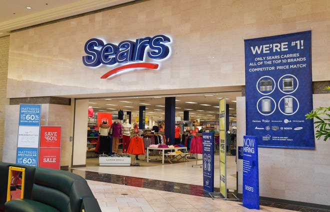 Sears told employees Thursday that the store at Westfield Sarasota Square is among 20 more stores slated to be closed, according to reports. Earlier, Sears announced plans to close 245 stores this year. {HERALD-TRIBUNE ARCHIVE]