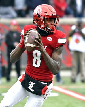 Quarterback Lamar Jackson returns to Louisville as a Hesiman Trophy winner after he accounted for 51 touchdowns and averaged 410 yards per game as a sophomore. [TIMOTHY D. EASLEY/AP FILE PHOTO]