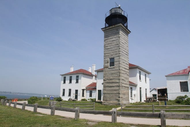 Beavertail Lighthouse / Frieda Squires/ Journal file
