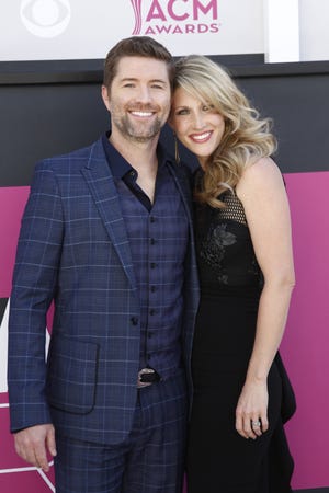 Josh Turner and his wife Jennifer Ford. [GPA/imageSPACE]