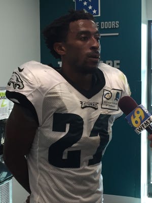Eagles veteran CB Patrick Robinson patiently answered questions following a Tuesday practice that he called "terrible."