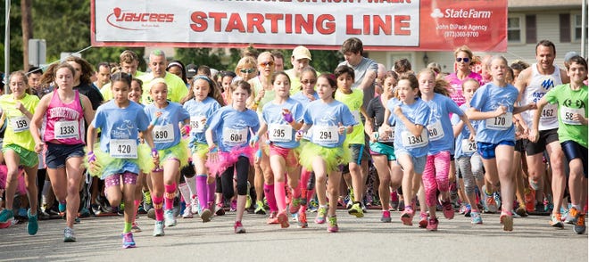 The Girls on the Run program combines training for a 5k running race with education and interactive discussions about critical issues that will affect preteen girls as they reach adolescence.