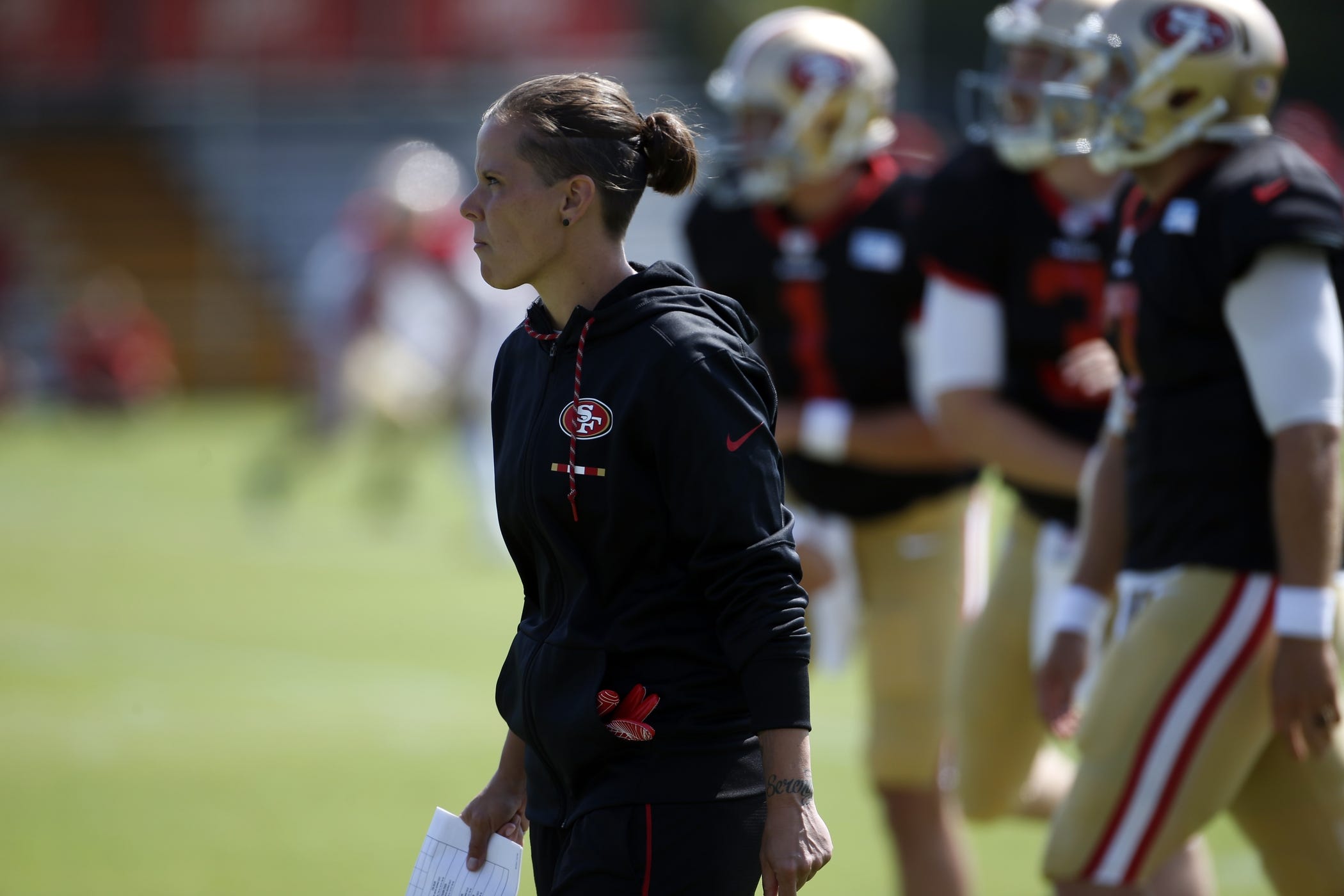 Katie Sowers becomes second full-time female assistant in NFL history