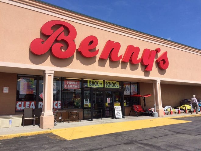 The Benny's on Rhode Island Avenue has announced plans to close.
