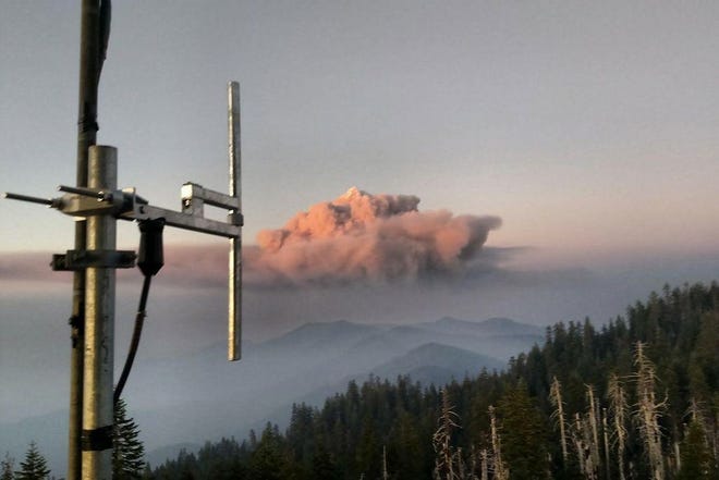 The Helena Fire in Trinity County as seen Aug. 30, 2017 from Hayfork Bally. Photo by Jeffrey Hamilton, from https://inciweb.nwcg.gov/incident/photographs/5564/