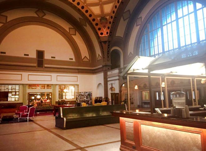 The lobby and front desk area of the Chattanooga Choo Choo Hotel, which is inside the historic Terminal Station. (Valerie Schremp Hahn/St. Louis Post-Dispatch/TNS)