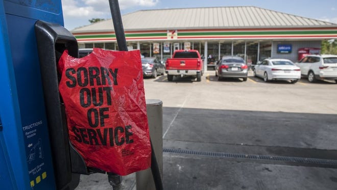 The 7-Eleven at 1403 S. Lamar Blvd. was out of gas on Aug. 31 amid widespread gas shortages in Central Texas following Hurricane Harvey. RICARDO B. BRAZZIELL / AMERICAN-STATESMAN