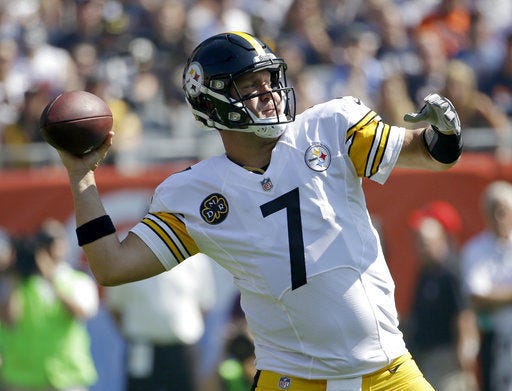 Pittsburgh Steelers quarterback Ben Roethlisberger (7) throws during the first halfagainst the Chicago Bears, Sunday  in Chicago.