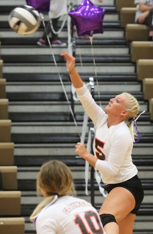 TIMES-REPORTER PAT BURK

Ariel Mann of Claymont returns a ball to Ridgewood during the match Thursday at Claymont.