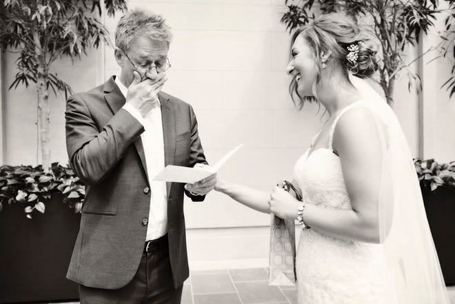 Emily Webber gave her father a sentimental note along with a thank-you gift on her wedding day.